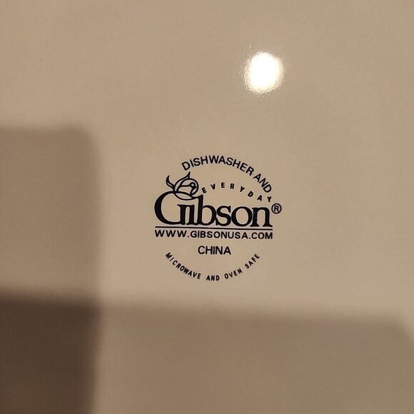 Set Of 2 Gibson Everyday Christmas “Frosty Wonder” Snowmen Dinner Plates 10 7/8" - Picture 4 of 4